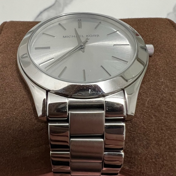 Michael Kors Slim Runway Silver-Tone Watch - Picture 4 of 7